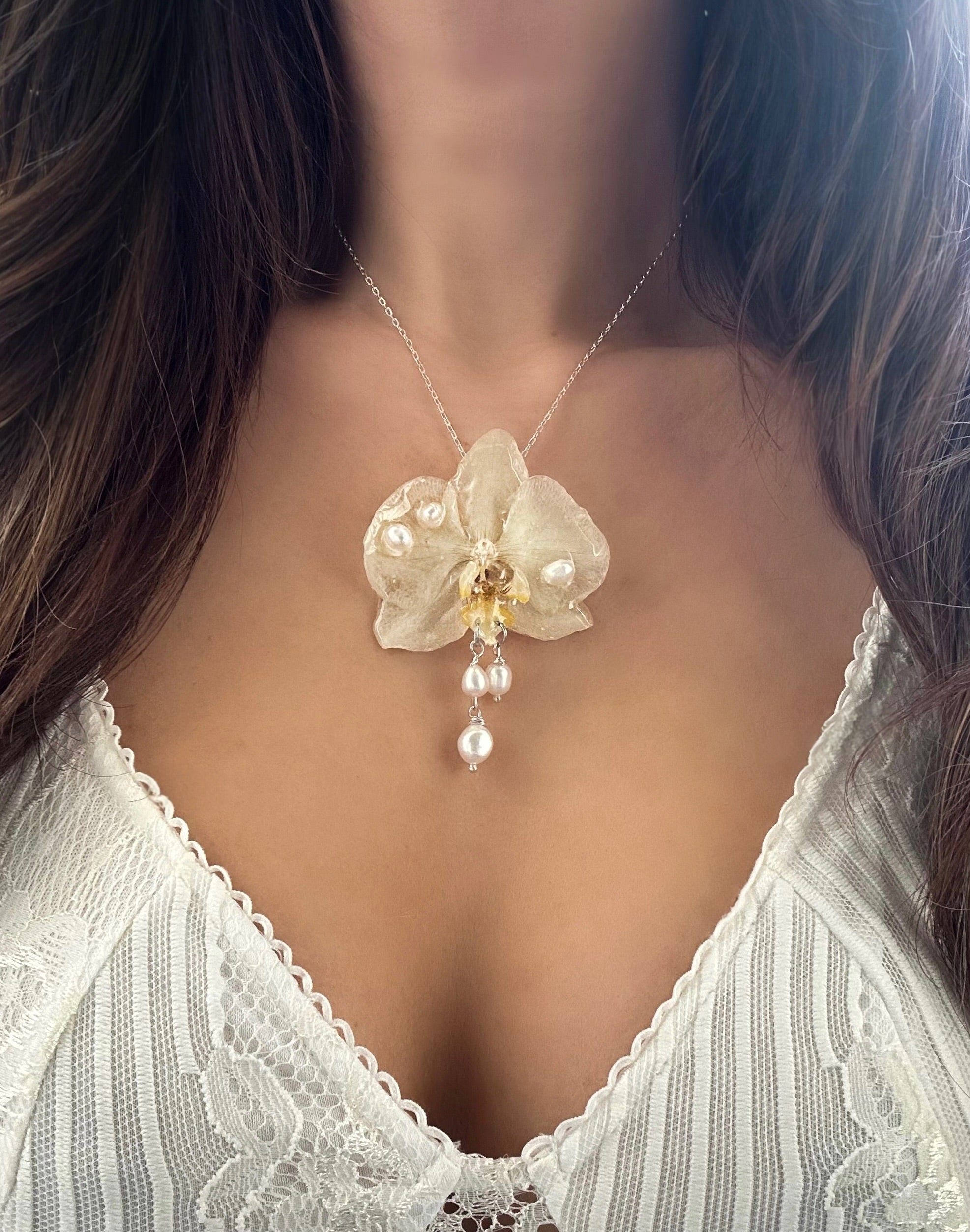 PERLE BLANCHE ORCHID NECKLACE - 925 STERLING SILVER