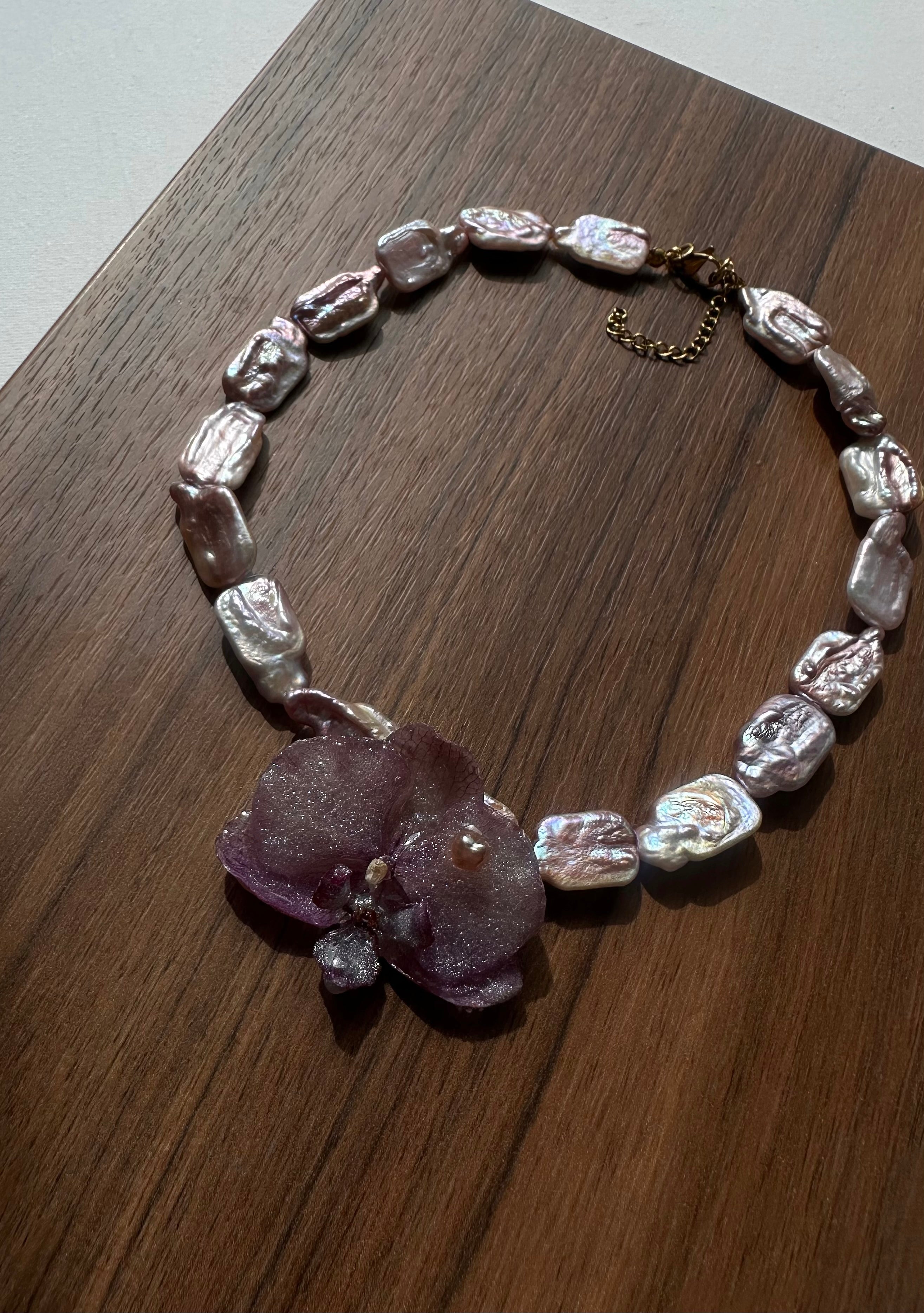 ANTHEA ORCHID NECKLACE - FRESH WATER PEARLS