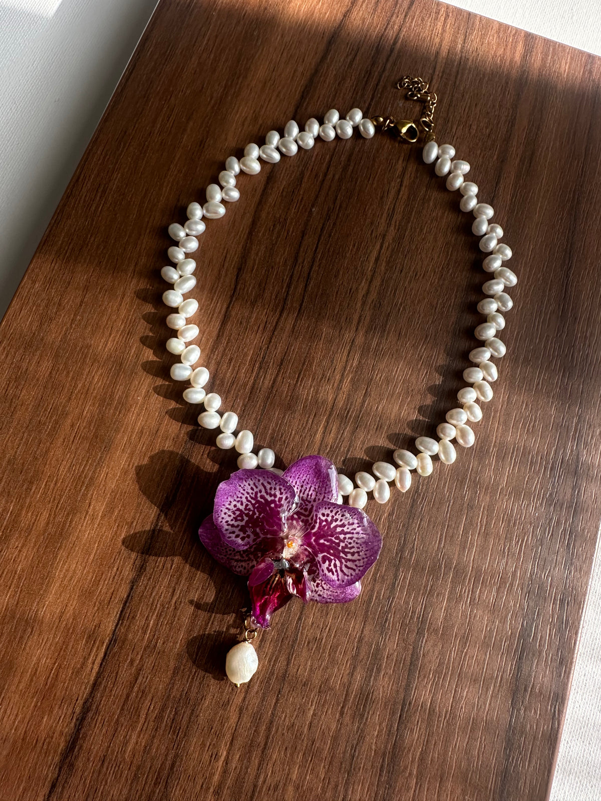 NUALA ORCHID NECKLACE - FRESH WATER PEARLS