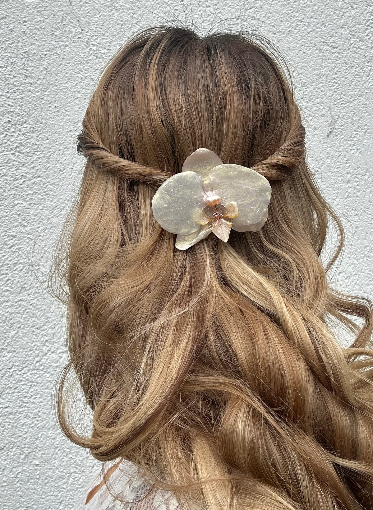 ESTELLA ORCHID HAIR CLIP