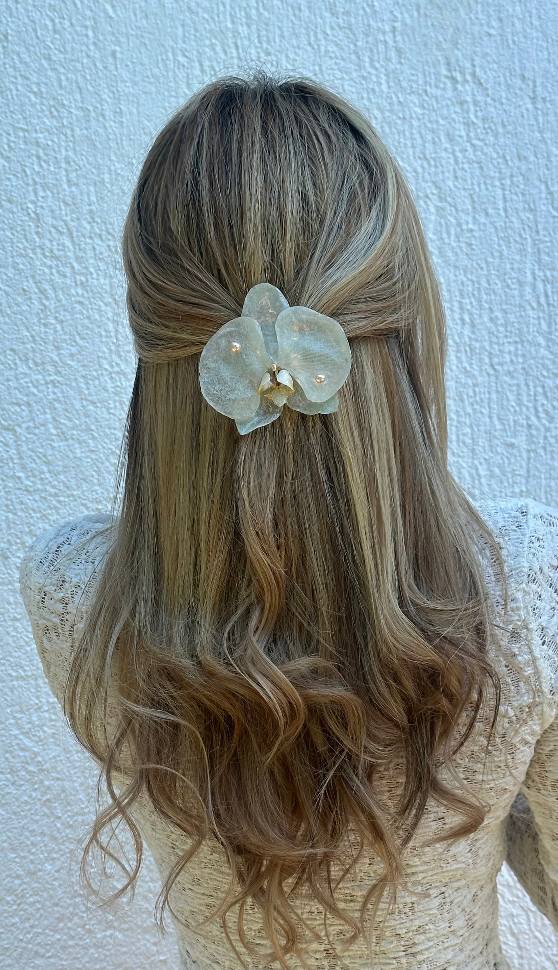 OLIVIA ORCHID CLIP