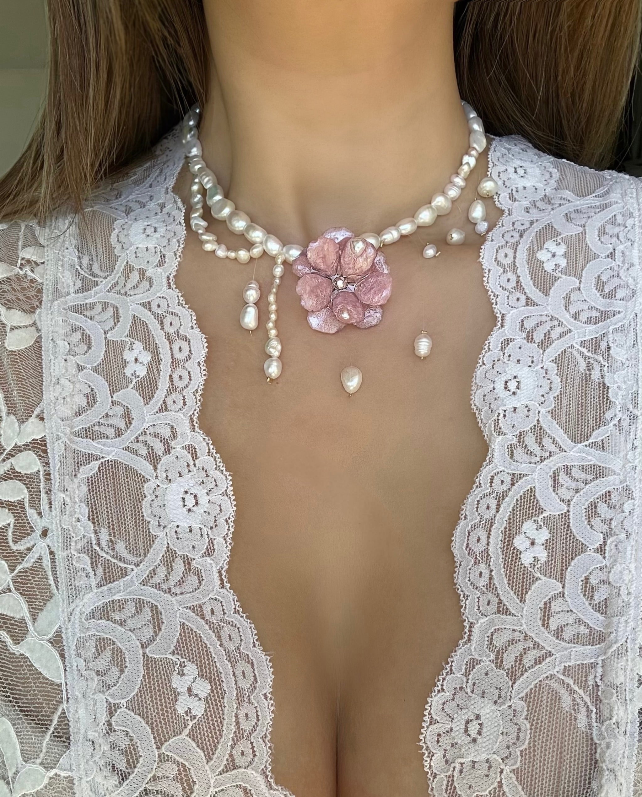 FLEUR ROSÉE NECKLACE - FRESHWATER PEARLS