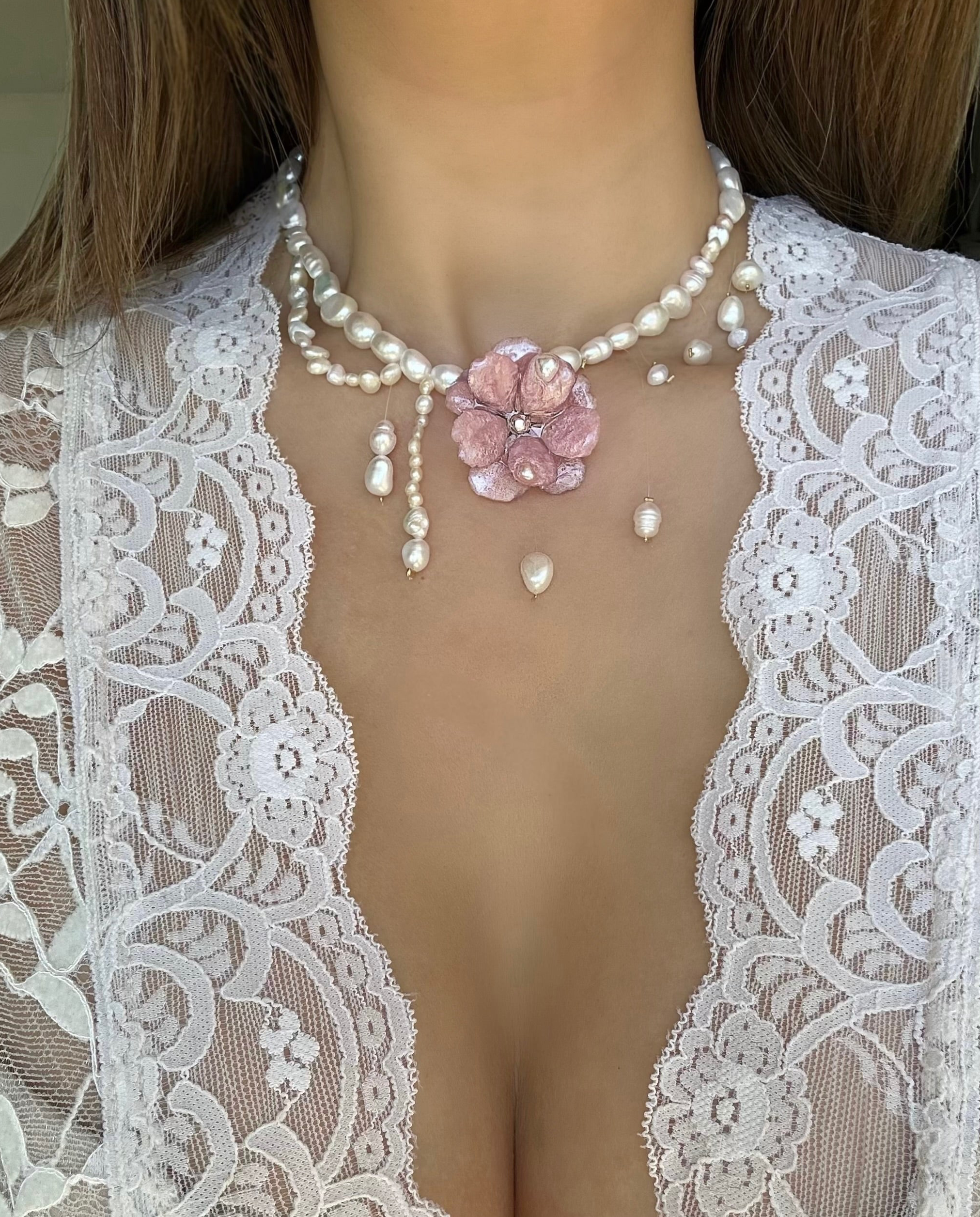 FLEUR ROSÉE NECKLACE - FRESH WATER PEARLS