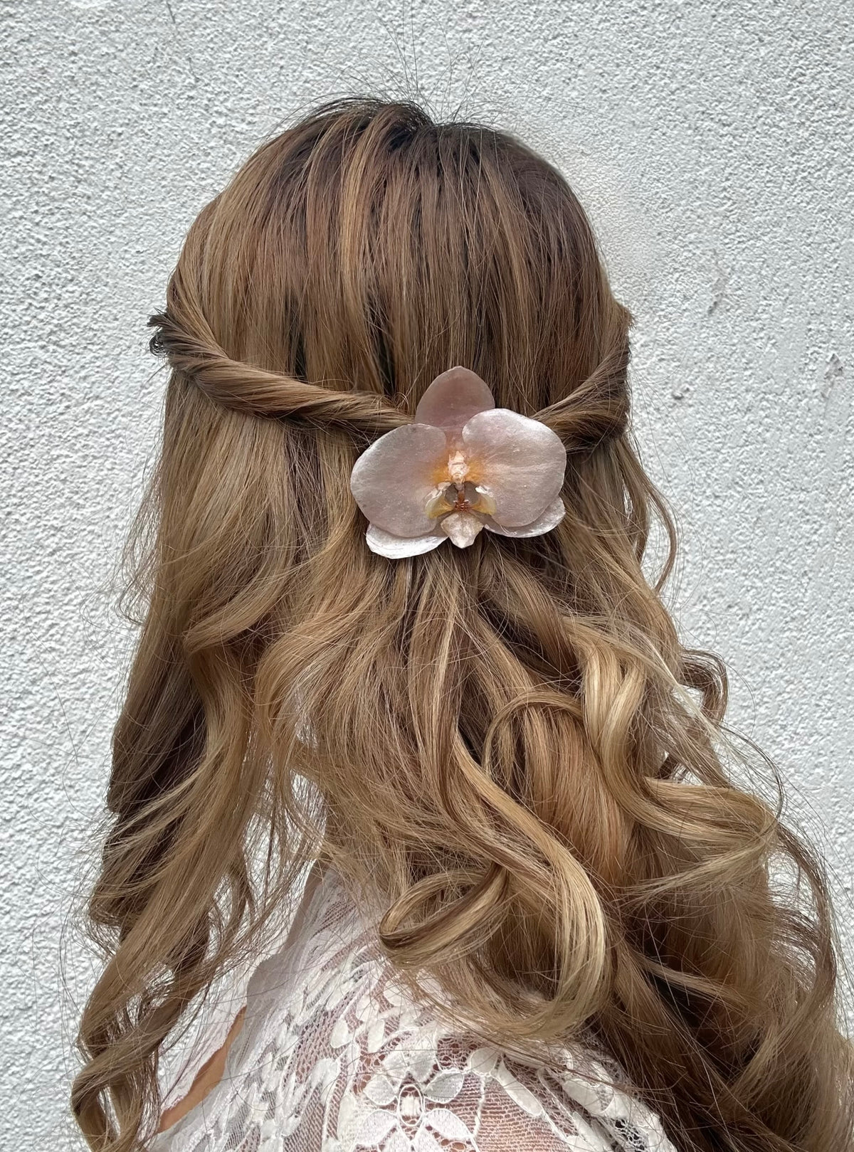 EMILY ORCHID HAIR CLIP